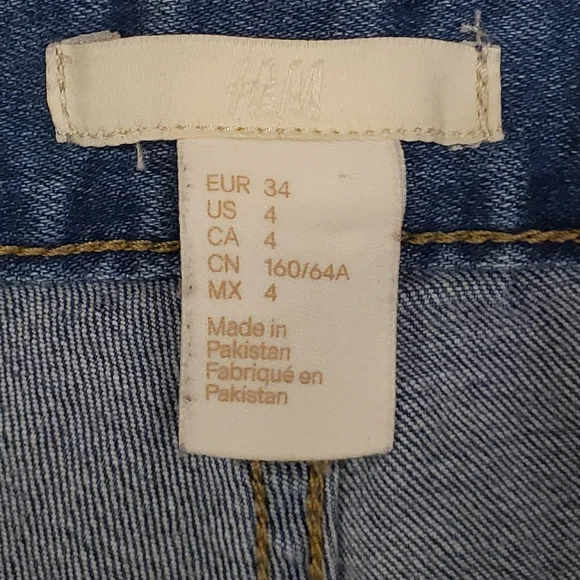 H&M Blue Denim Distressed Frayed Hem Shorts 4 - Picture 2 of 9